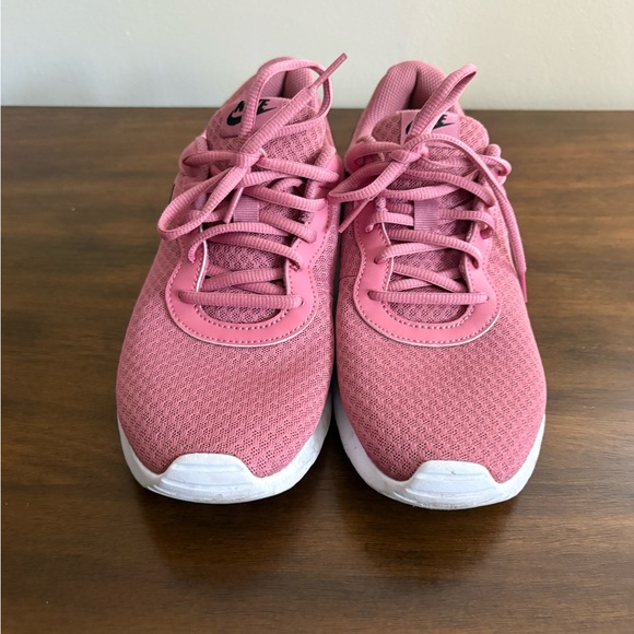 Nike Pink Athletic Shoes Basic Tennis Shoe Womens Size 9.5 - Picture 2 of 10